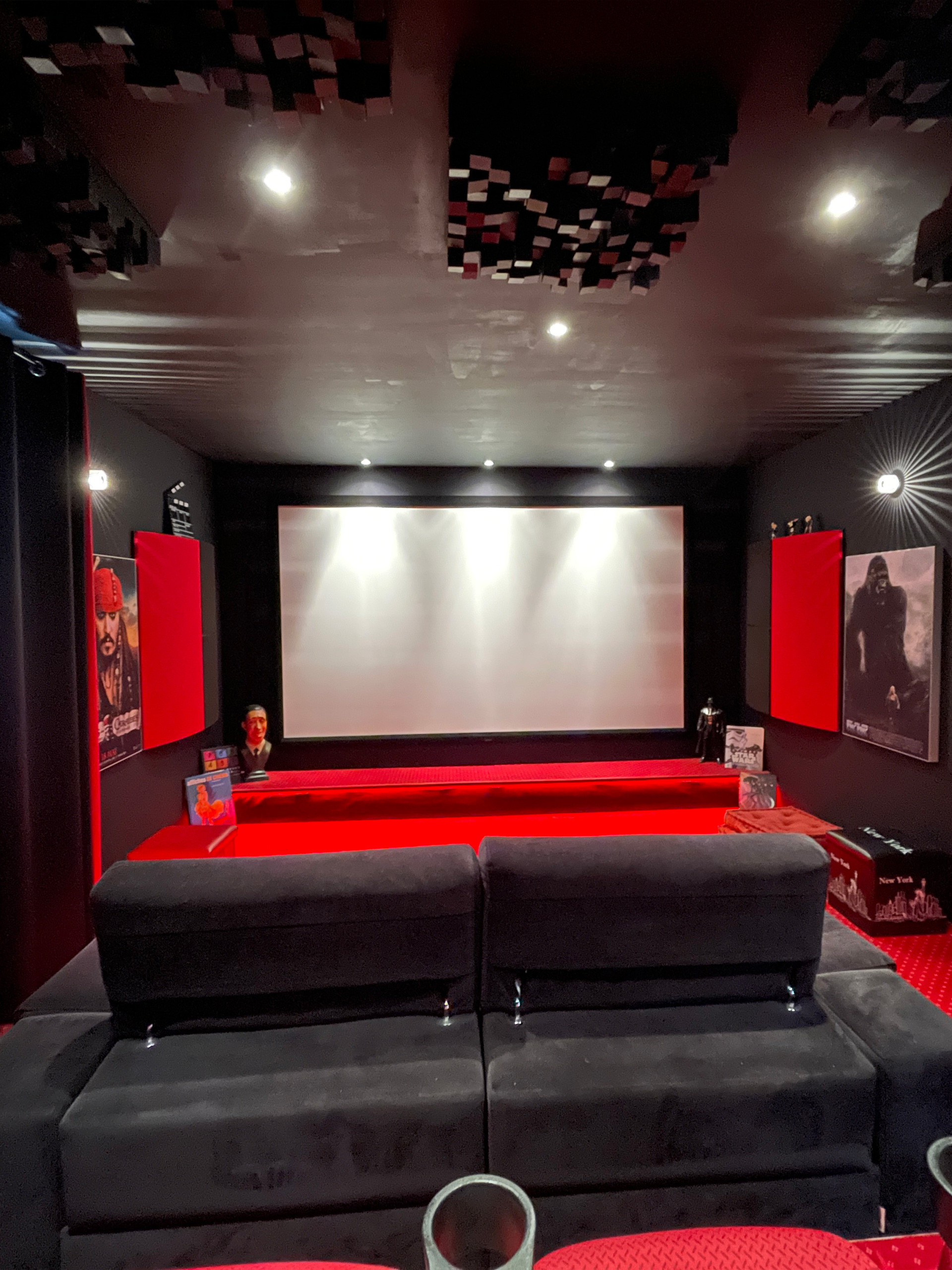 design-salle-rouge-cinema